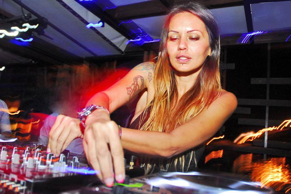 best female dj surat